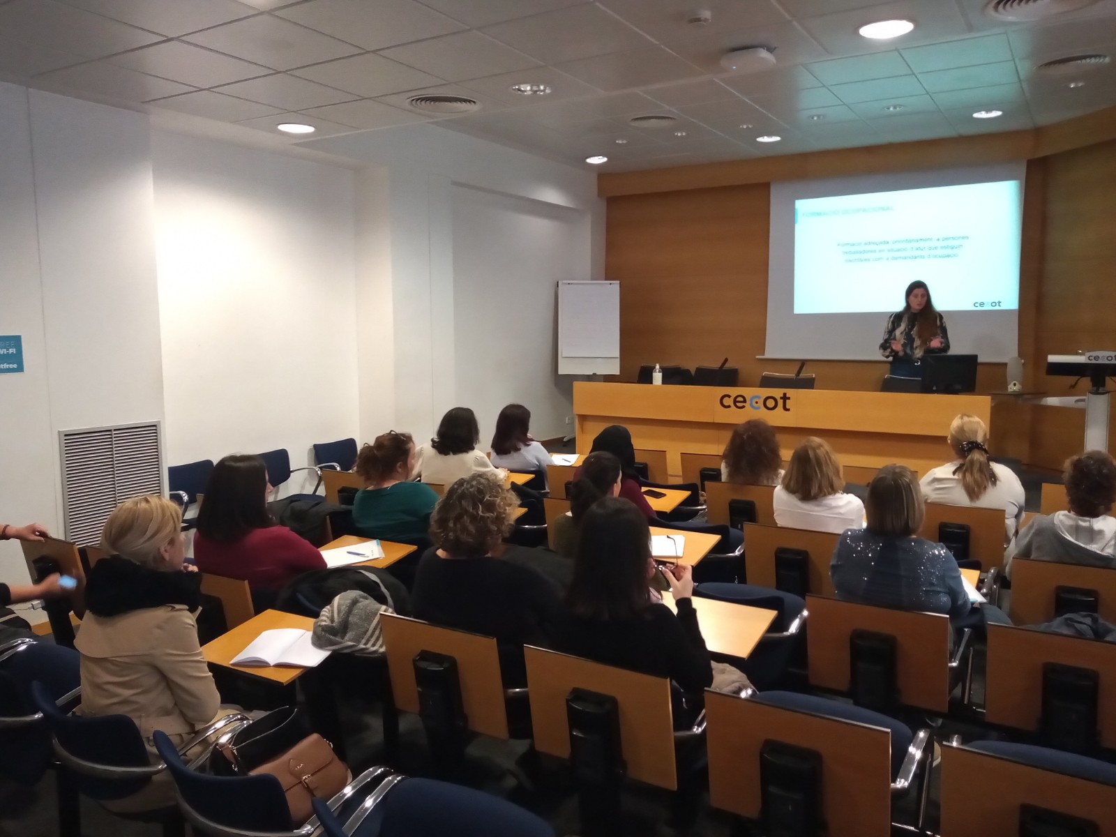 Seminari a Cecot sobre apoderament i motivació per a dones a partir de 45 anys