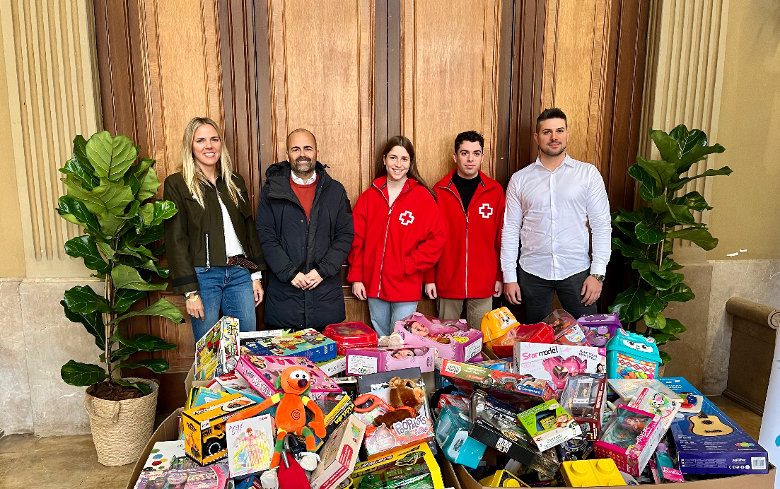 Èxit de la recollida de joguines entre els socis i personal de la Cecot per la Campanya de la Creu Roja