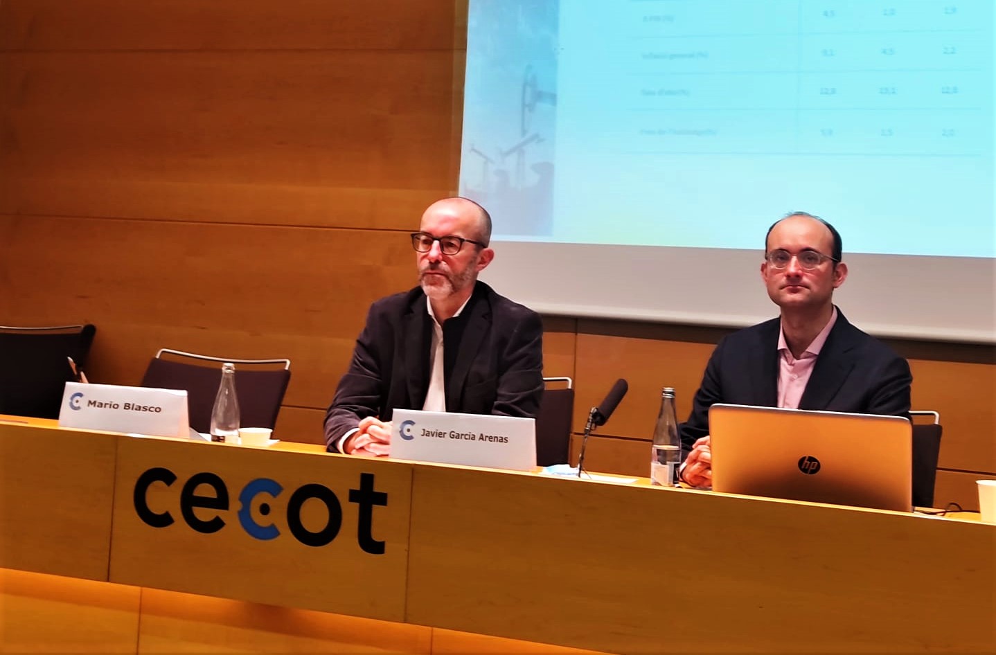 Els experts de CaixaBank Research preveuen una moderació del creixement de l’economia espanyola per al 2023 en el marc del Club Cecot Financer Fiscal