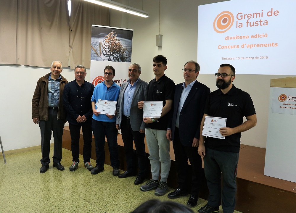 Ferran Cabrejas, de l’Escola del Treball de Barcelona, guanya el primer premi del 18è Concurs d’Aprenents de Fusteria